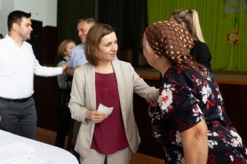 Maia Sandu, în raionul său de baștină: „Vrem ca satele noastre să fie pline de oameni și vom continua să le susținem financiar pentru a îmbunătăți condițiile de viață”